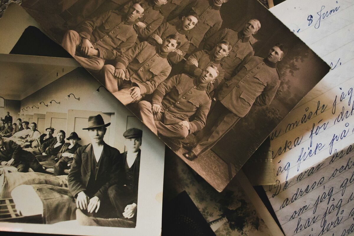 Photos de jeunes recrues et correspondances